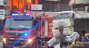 Screenshot 2025 03 21 074727 Channel1 News A/R: Fire sweeps through shops at Adum 